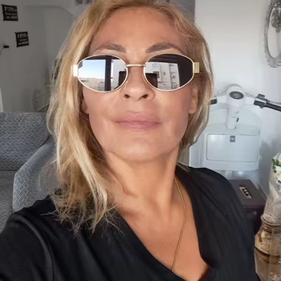 Retro Trendy Famous Black Gold Sunglasses - Picture 11 of 16